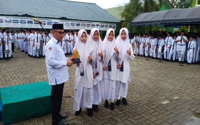 MTsN 2 HST Beri Apresiasi Regu Anggrek Bulan Untuk KPMN 2024