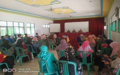 Kamad Pinta Tim ZI MTsN 2 HST Rampungkan Penguploadan Berkas