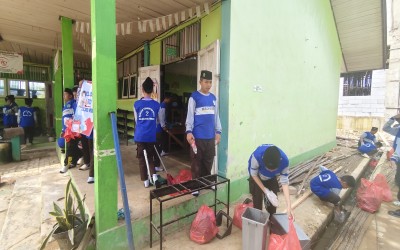 World Cleanup Day 2025, Siswa MTsN 2 HST Lakukan Aksi Kebersihan
